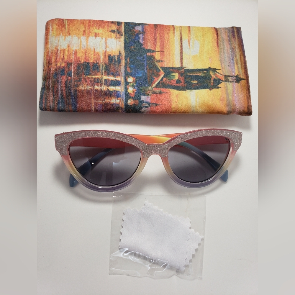 SUNGLASSES &  With Matching Case - Picture 2 of 16
